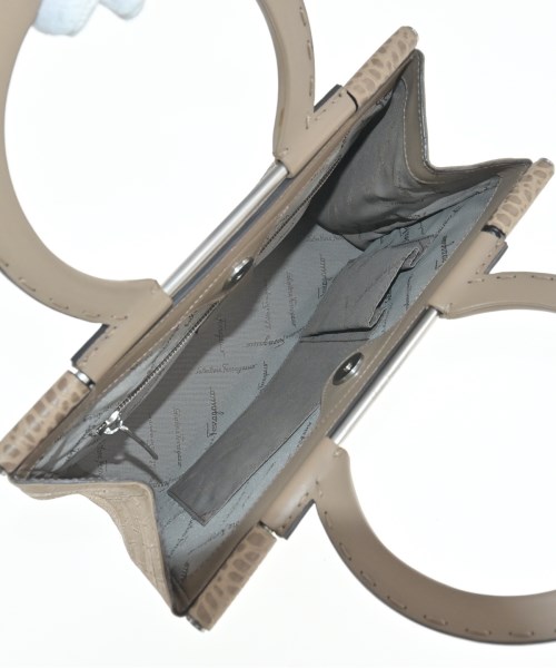 Salvatore Ferragamo（サルバトーレフェラガモ）ハンドバッグ ベージュ サイズ:- レディース/2200627237553