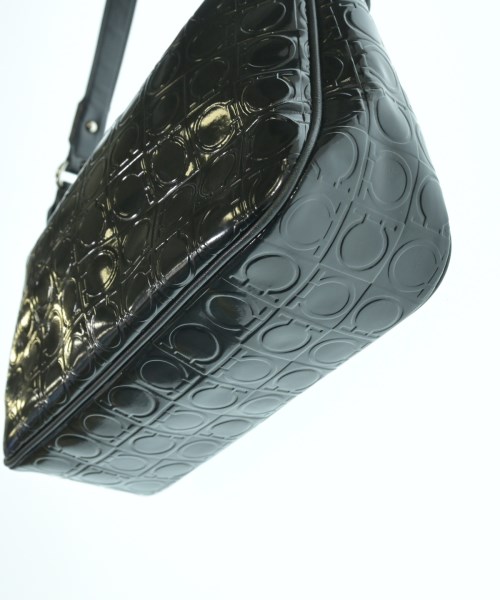 Salvatore Ferragamo（サルバトーレフェラガモ）ショルダーバッグ 黒 サイズ:- レディース/2200627237775