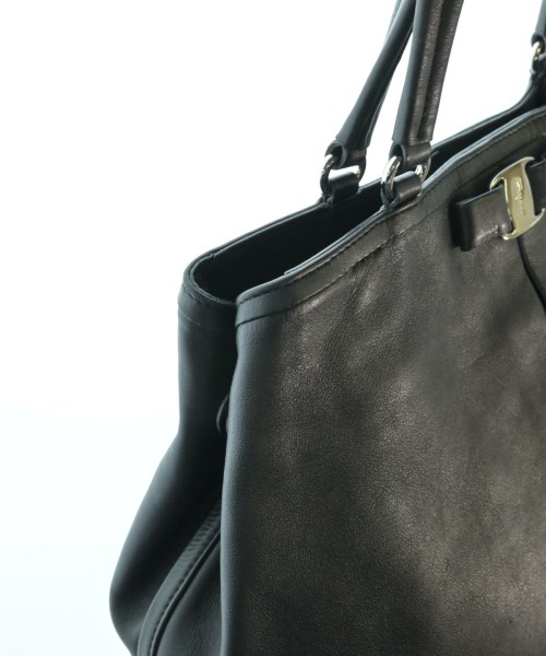 Salvatore Ferragamo（サルバトーレフェラガモ）ハンドバッグ 黒 サイズ:- レディース/2200627238284