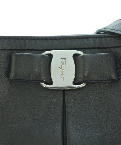 Salvatore Ferragamo（サルバトーレフェラガモ）ハンドバッグ 黒 サイズ:- レディース/2200627238284