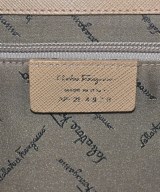 Salvatore Ferragamo（サルバトーレフェラガモ）ハンドバッグ ベージュ サイズ:- レディース/2200627238819