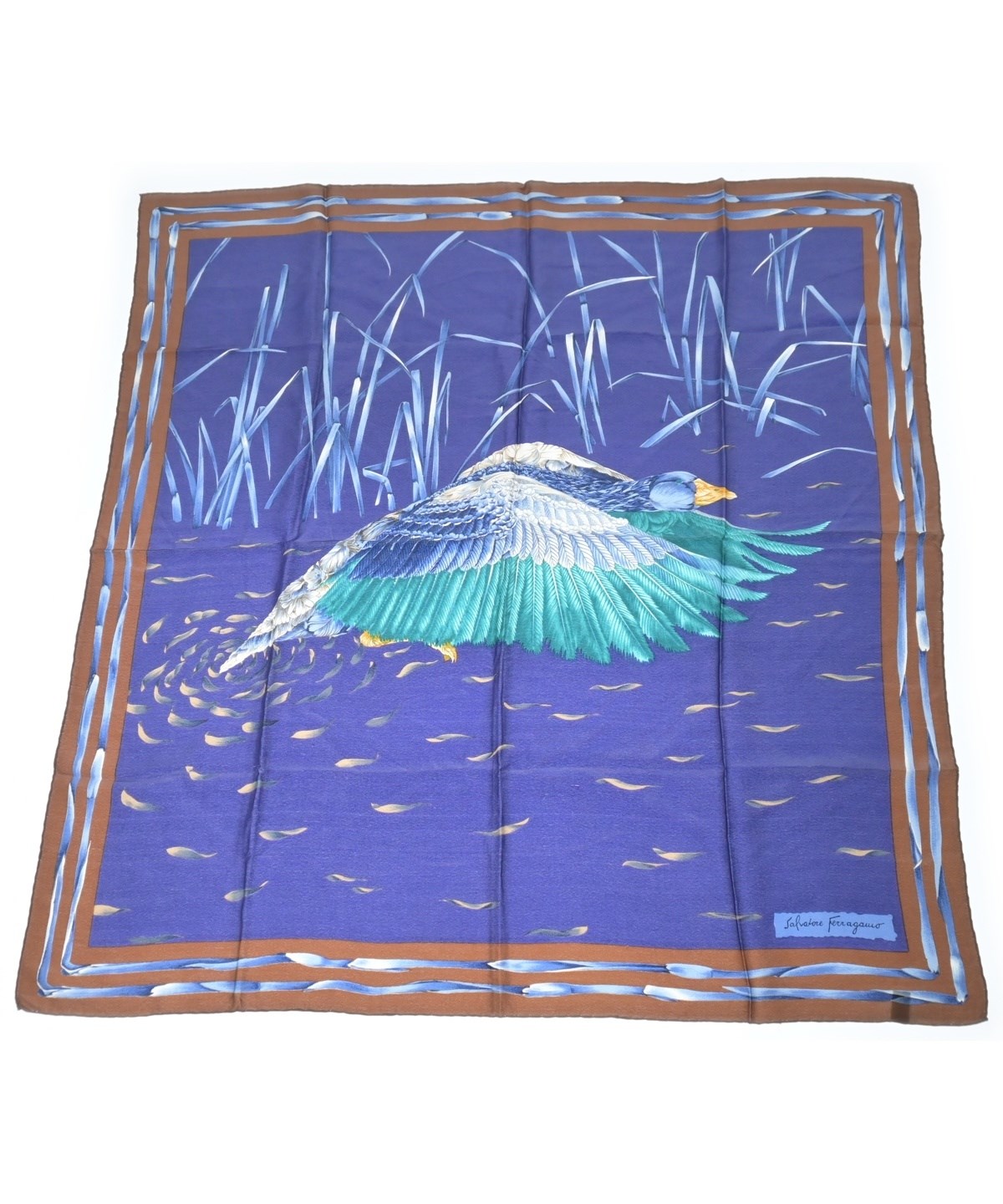 Salvatore Ferragamo（サルバトーレフェラガモ）バンダナ・スカーフ 青