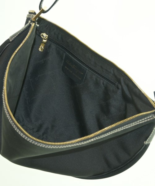 Salvatore Ferragamo（サルバトーレフェラガモ）ショルダーバッグ 黒 サイズ:- レディース/2200619974473