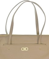 Salvatore Ferragamo（サルバトーレフェラガモ）ショルダーバッグ ベージュ サイズ:- レディース/2200603591884