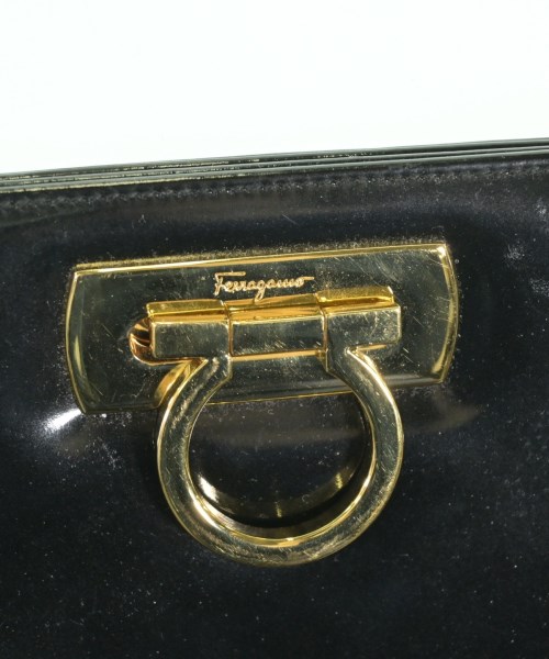 Salvatore Ferragamo（サルバトーレフェラガモ）ショルダーバッグ 黒 サイズ:- レディース/2200603717055