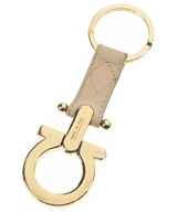 Salvatore Ferragamo（サルバトーレフェラガモ）キーケース・キーホルダー ゴールド サイズ:- レディース/2200605904552