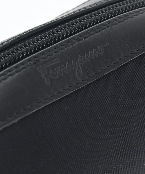 Salvatore Ferragamo（サルバトーレフェラガモ）ポーチ 黒 サイズ:- レディース/2200605904590