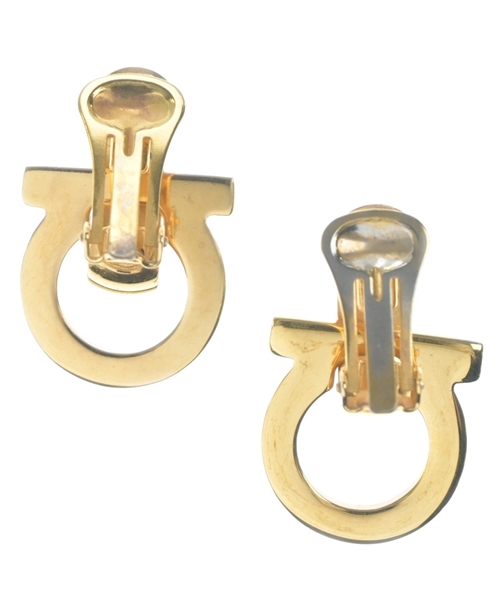 Salvatore Ferragamo（サルバトーレフェラガモ）ピアス・イヤリング ゴールド サイズ:- レディース/2200605904675