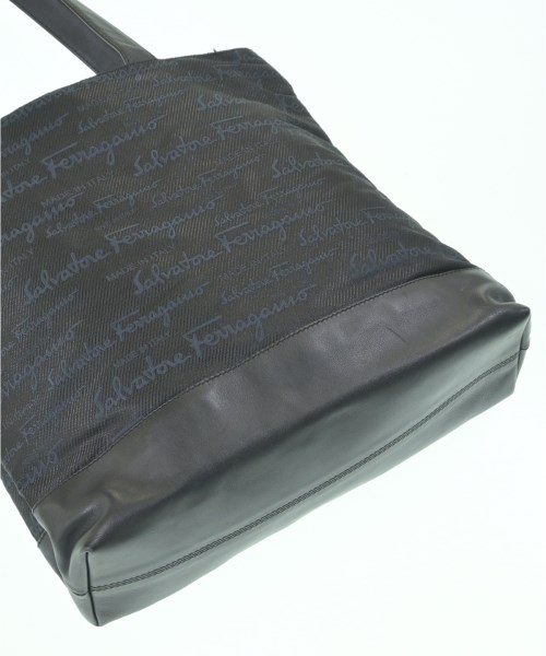 Salvatore Ferragamo（サルバトーレフェラガモ）トートバッグ 黒 サイズ:- レディース/2200607086096