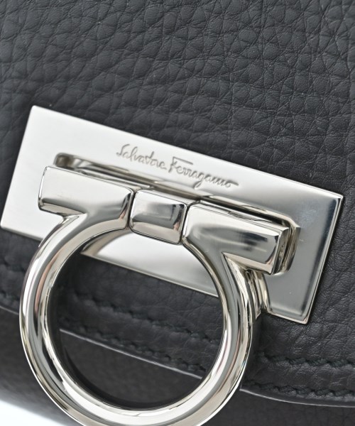 Salvatore Ferragamo（サルバトーレフェラガモ）ショルダーバッグ 黒 サイズ:- レディース/2200665963056