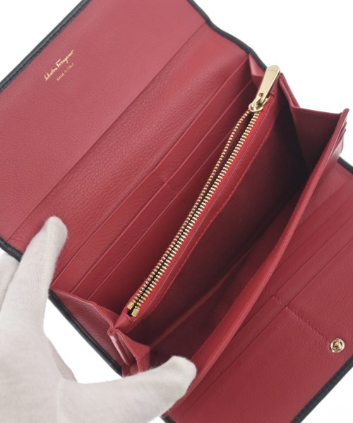 Salvatore Ferragamo（サルバトーレフェラガモ）財布・コインケース 黒 サイズ:- レディース/2200671774257