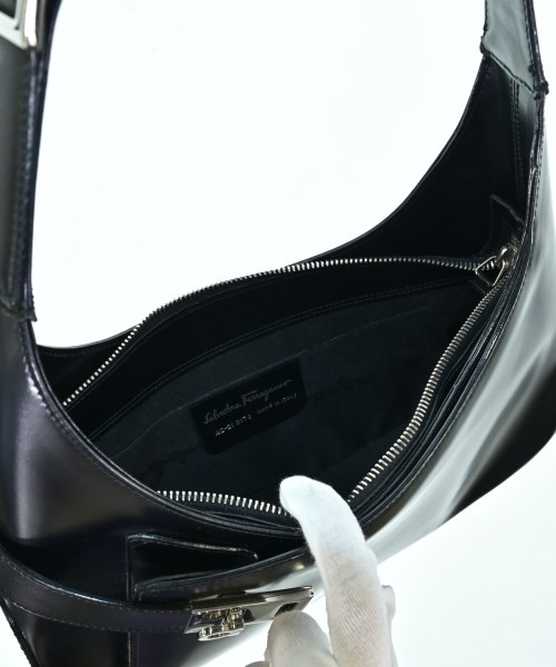 Salvatore Ferragamo（サルバトーレフェラガモ）ショルダーバッグ 黒 サイズ:- レディース/2200693935070