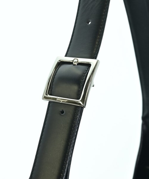 Salvatore Ferragamo（サルバトーレフェラガモ）ショルダーバッグ 黒 サイズ:- レディース/2200693935070