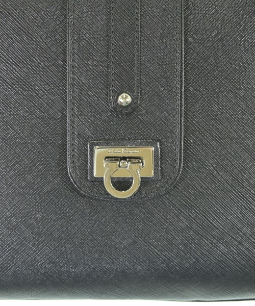 Salvatore Ferragamo（サルバトーレフェラガモ）ショルダーバッグ 黒 サイズ:- レディース/2200693935643