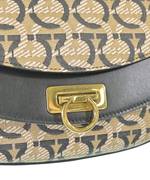 Salvatore Ferragamo（サルバトーレフェラガモ）ショルダーバッグ ベージュ サイズ:- レディース/2200693936916