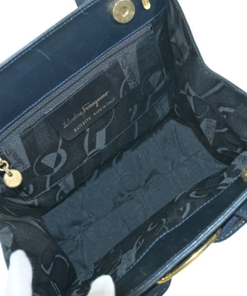 Salvatore Ferragamo（サルバトーレフェラガモ）ハンドバッグ 紺 サイズ:- レディース/2200696049064