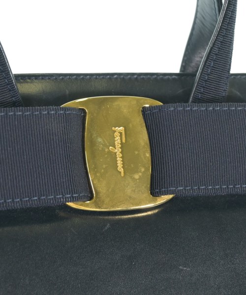 Salvatore Ferragamo（サルバトーレフェラガモ）ハンドバッグ 紺 サイズ:- レディース/2200696049064