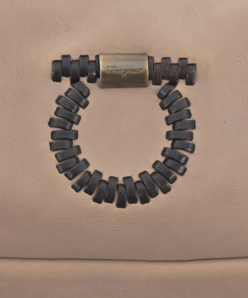 Salvatore Ferragamo（サルバトーレフェラガモ）ハンドバッグ ベージュ サイズ:- レディース/2200696049194
