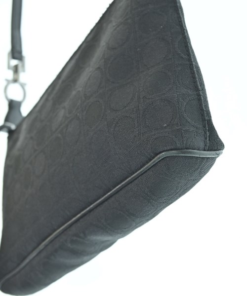 Salvatore Ferragamo（サルバトーレフェラガモ）ショルダーバッグ 黒 サイズ:- レディース/2200691866123