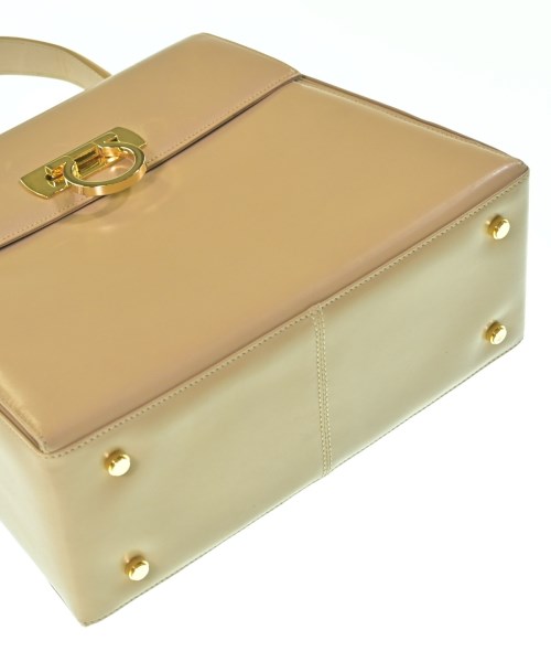 Salvatore Ferragamo（サルバトーレフェラガモ）ハンドバッグ ベージュ サイズ:- レディース/2200700098040