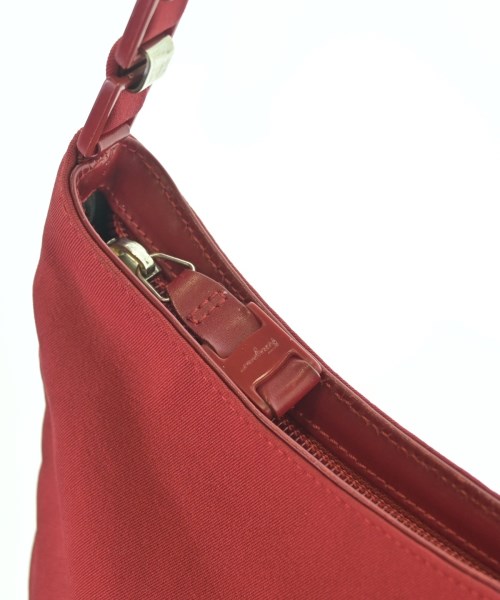 Salvatore Ferragamo（サルバトーレフェラガモ）ショルダーバッグ 赤 サイズ:- レディース/2200700098125