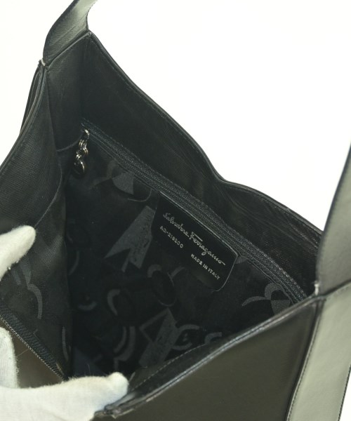 Salvatore Ferragamo（サルバトーレフェラガモ）ショルダーバッグ 黒 サイズ:- レディース/2200700098187