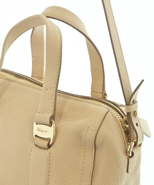 Salvatore Ferragamo（サルバトーレフェラガモ）ハンドバッグ ベージュ サイズ:- レディース/2200700098194