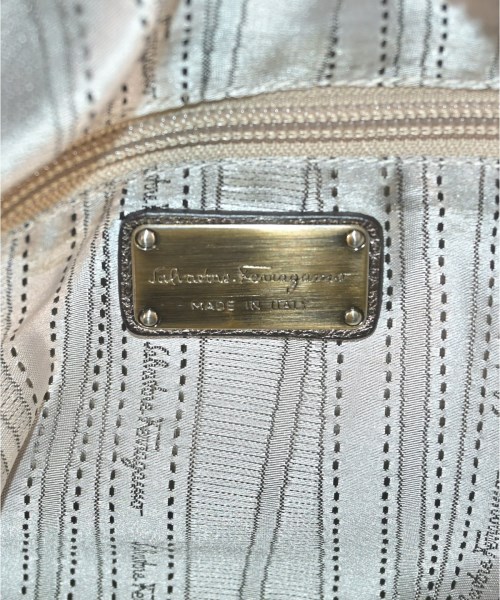 Salvatore Ferragamo（サルバトーレフェラガモ）ハンドバッグ シルバー サイズ:- レディース/2200700098231