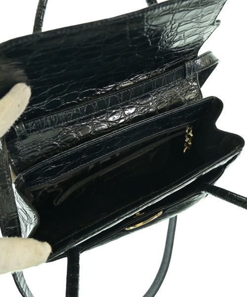 Salvatore Ferragamo（サルバトーレフェラガモ）ハンドバッグ 紺 サイズ:- レディース/2200702125188