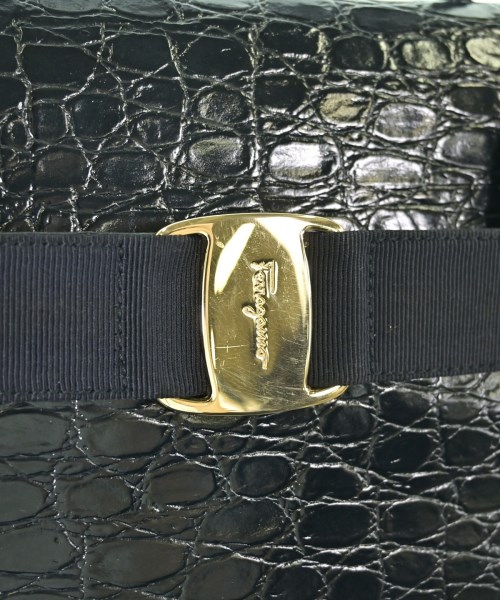 Salvatore Ferragamo（サルバトーレフェラガモ）ハンドバッグ 紺 サイズ:- レディース/2200702125188