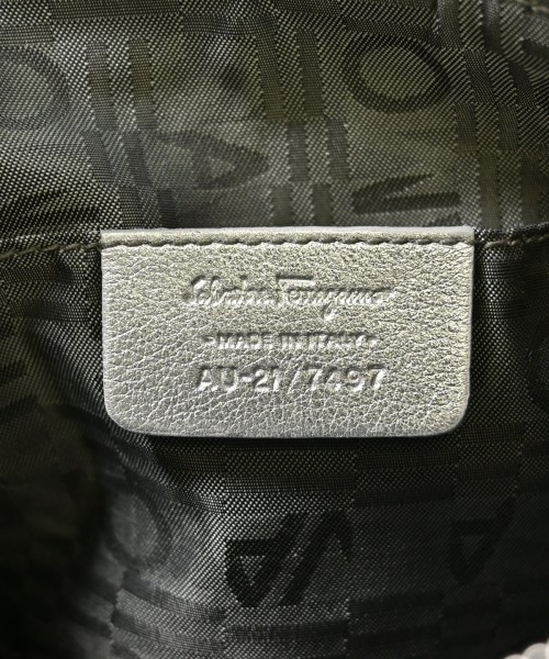 Salvatore Ferragamo（サルバトーレフェラガモ）ショルダーバッグ グレー サイズ:- レディース/2200702126277
