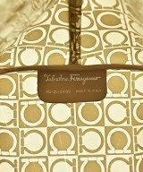 Salvatore Ferragamo（サルバトーレフェラガモ）ショルダーバッグ その他（柄物・カラフル） サイズ:- レディース/2200702126512