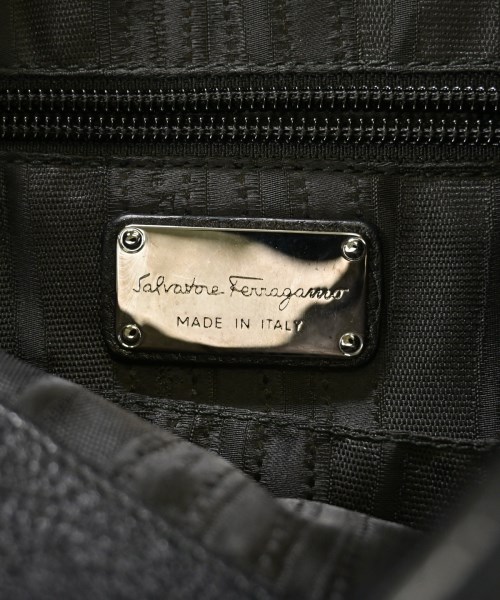 Salvatore Ferragamo（サルバトーレフェラガモ）ショルダーバッグ 黒 サイズ:- レディース/2200702126659