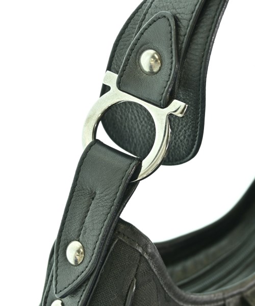 Salvatore Ferragamo（サルバトーレフェラガモ）ショルダーバッグ 黒 サイズ:- レディース/2200702126970