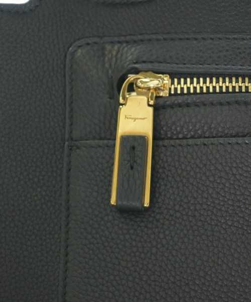 Salvatore Ferragamo（サルバトーレフェラガモ）ショルダーバッグ 黒 サイズ:- レディース/2200702127472