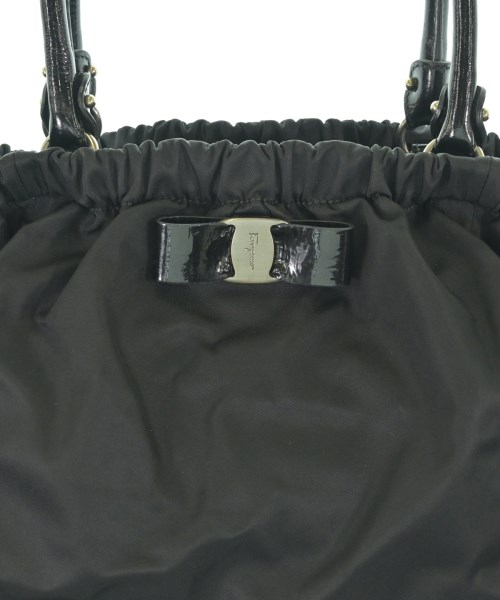 Salvatore Ferragamo（サルバトーレフェラガモ）ハンドバッグ 黒 サイズ:- レディース/2200656859146