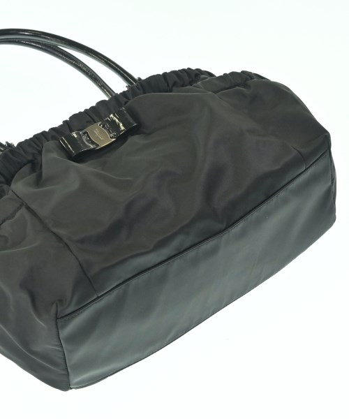 Salvatore Ferragamo（サルバトーレフェラガモ）ハンドバッグ 黒 サイズ:- レディース/2200656859146