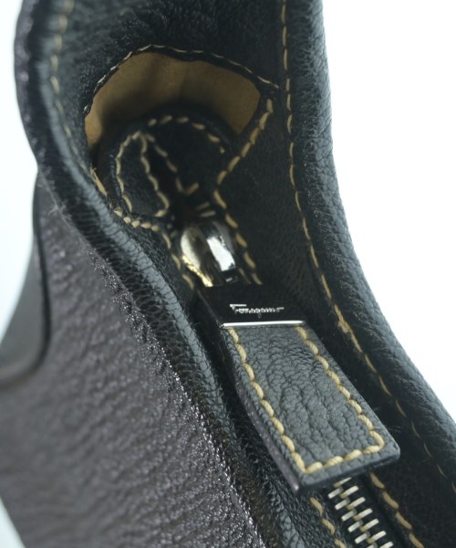 Salvatore Ferragamo（サルバトーレフェラガモ）ショルダーバッグ 黒 サイズ:- レディース/2200656860029