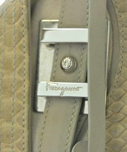 Salvatore Ferragamo（サルバトーレフェラガモ）ハンドバッグ グレー サイズ:- レディース/2200656861521