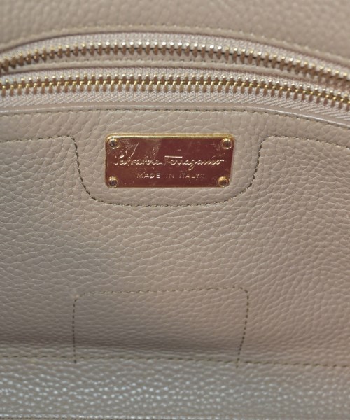 Salvatore Ferragamo（サルバトーレフェラガモ）ハンドバッグ 茶 サイズ:- レディース/2200657567040
