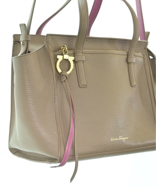 Salvatore Ferragamo（サルバトーレフェラガモ）ハンドバッグ 茶 サイズ:- レディース/2200657567040