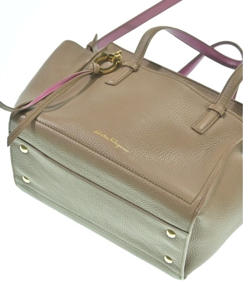 Salvatore Ferragamo（サルバトーレフェラガモ）ハンドバッグ 茶 サイズ:- レディース/2200657567040
