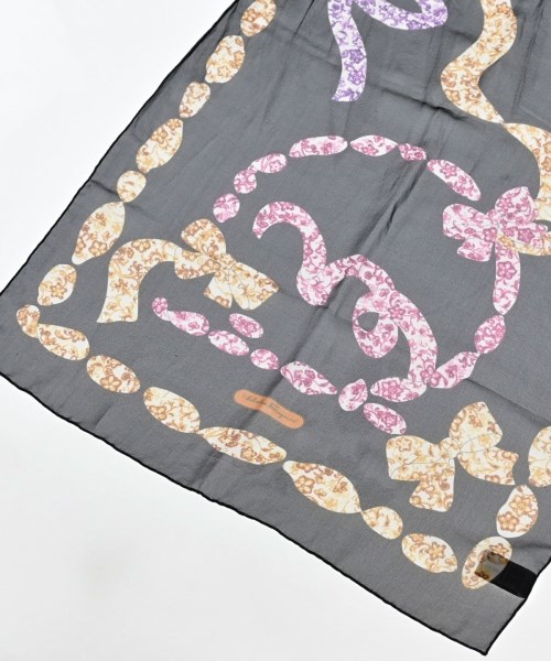 Salvatore Ferragamo（サルバトーレフェラガモ）バンダナ・スカーフ 黒 サイズ:- レディース/2200659554031