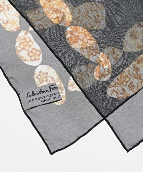 Salvatore Ferragamo（サルバトーレフェラガモ）バンダナ・スカーフ 黒 サイズ:- レディース/2200659554031