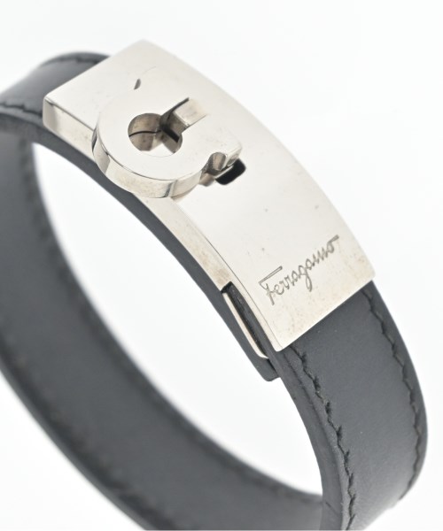 Salvatore Ferragamo（サルバトーレフェラガモ）ブレスレット・バングル 黒 サイズ:- レディース/2200655842248