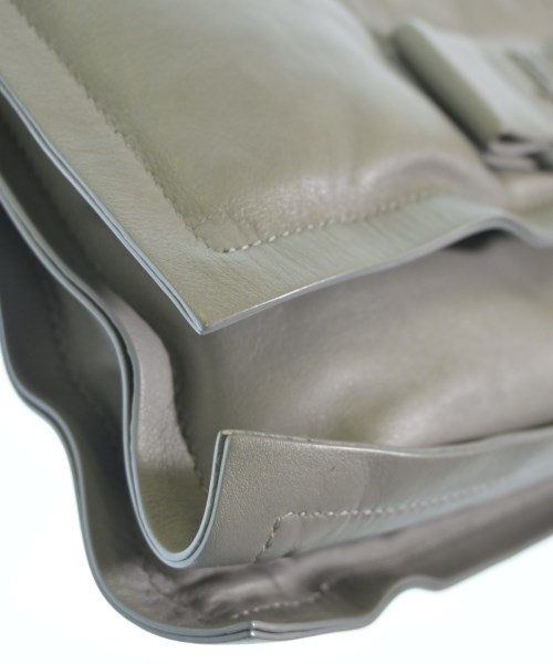 Salvatore Ferragamo（サルバトーレフェラガモ）ショルダーバッグ グレー サイズ:- レディース/2200660766072