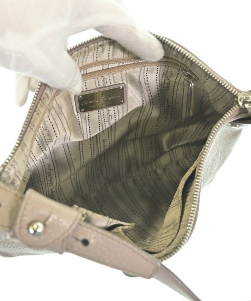 Salvatore Ferragamo（サルバトーレフェラガモ）ハンドバッグ グレー サイズ:- レディース/2200660766331