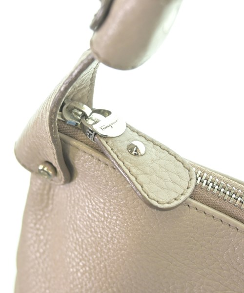 Salvatore Ferragamo（サルバトーレフェラガモ）ハンドバッグ グレー サイズ:- レディース/2200660766331