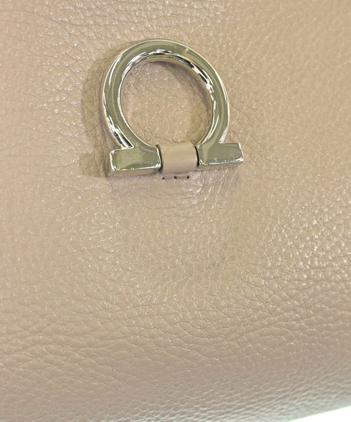 Salvatore Ferragamo（サルバトーレフェラガモ）ハンドバッグ グレー サイズ:- レディース/2200660766331