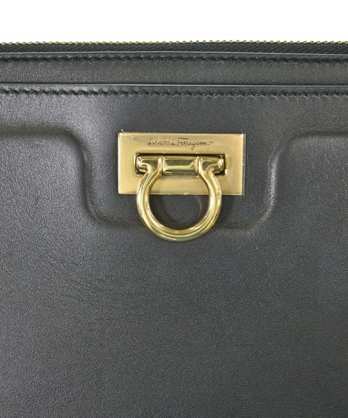Salvatore Ferragamo（サルバトーレフェラガモ）ショルダーバッグ 黒 サイズ:- レディース/2200660766577
